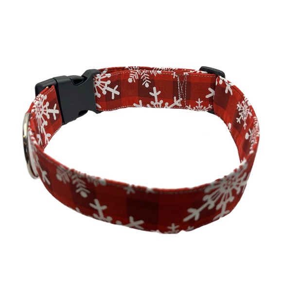 1.5” Christmas Dog Collar - Red/Snowflakes - Picture 2 of 3